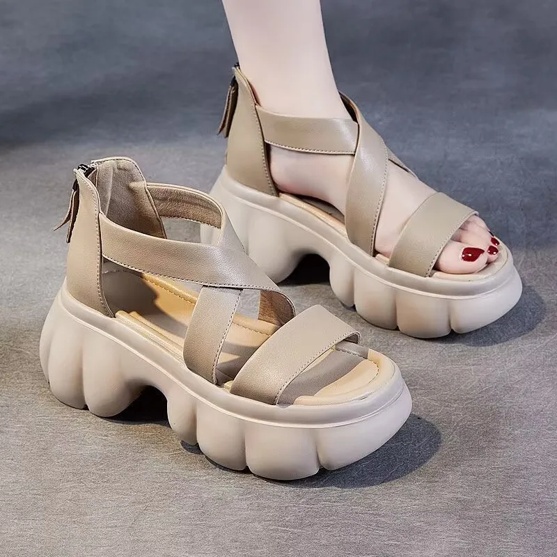 

Bloomsteps Women's Thick-Soled Sandals 2025 Summer New Fashion Height-Increasing Platform Beach Shoes Versatile Outdoor Roman