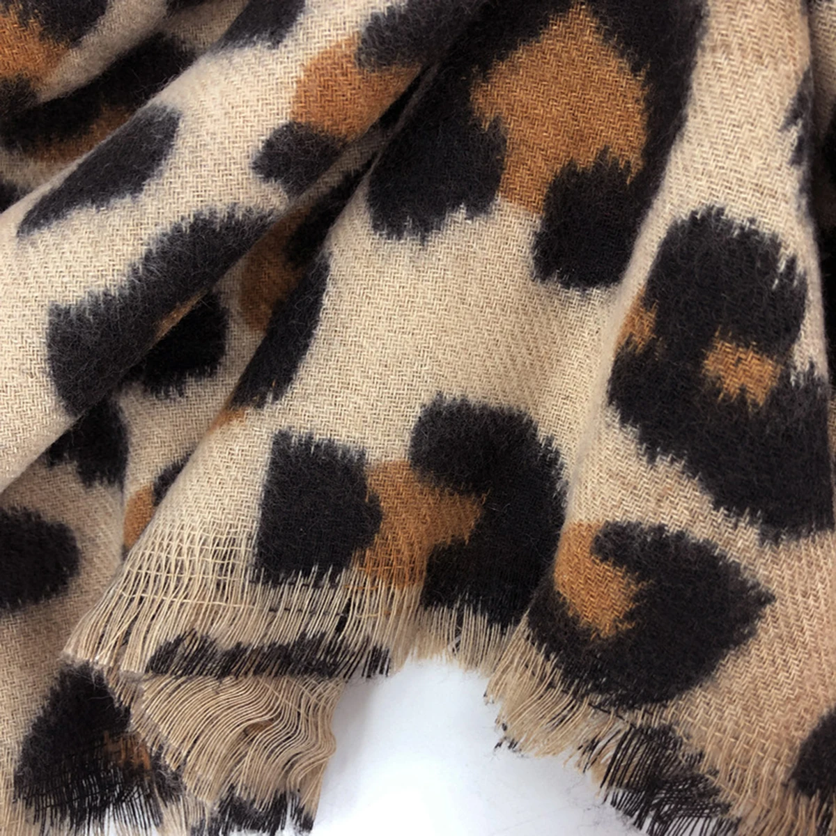 Luxury Pashmina Scarf for Women Winter Warmth Leopard Print Design Long Cashmere Shawl Female Foulard Thick Tassel Muffler