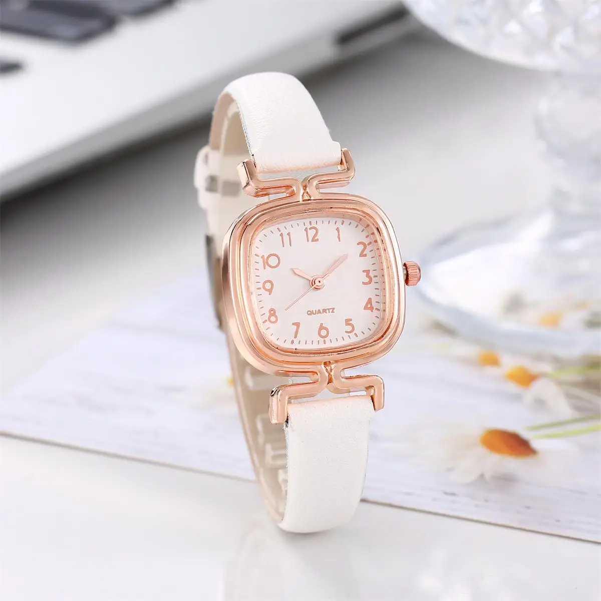 New girls girlfriends watch junior high school female students Korean version of the simple trend of retro quartz watches