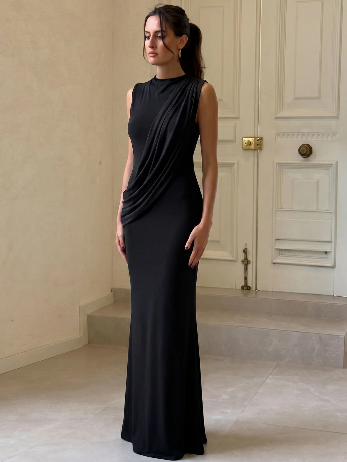 Hugcitar Elegantes schwarzes, gerafftes Sommerkleid für Damen, ärmellos, rückenfrei, mit Schlitz, sexy Maxikleid, Damenkleidung, Geburtstagsparty, Club