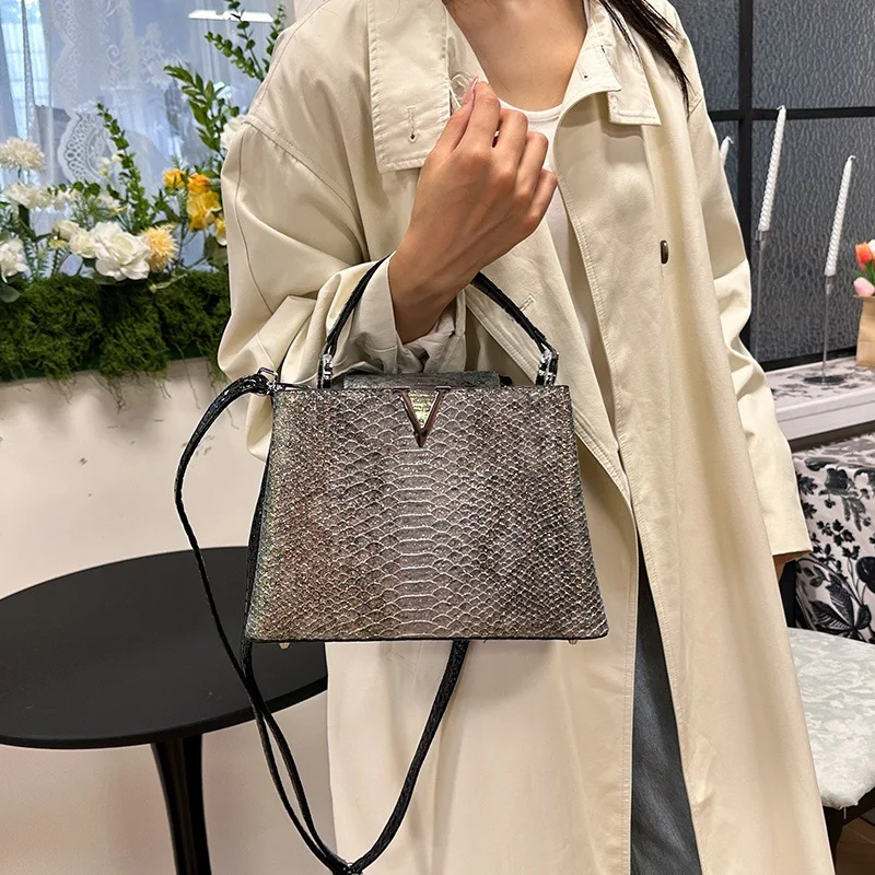 

​​2025 Autumn Winter New Women Luxury Color Block Vintage Tote Bag Multi-Way Shoulder Crossbody Purse Adjustable Strap