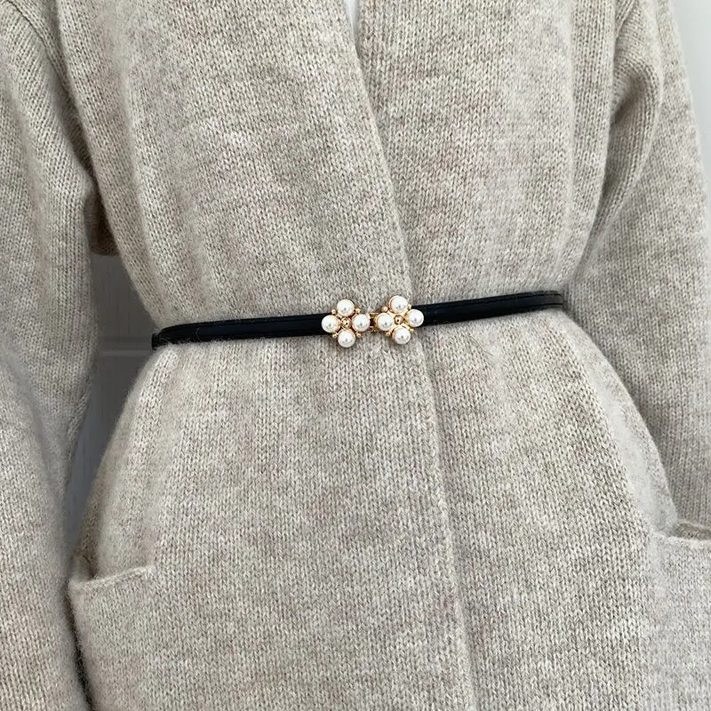 Korean-Style Four-Leaf Clover Pearl Belt Accent Fashionable  Minimalist Slim Leather Belt with Matte Finish and Adjustable Strap
