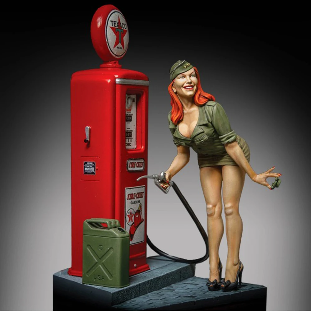 1/35 Pin-up at the gas pump, Resin Model figure soldier, GK, Military themes, Unassembled and unpainted kit