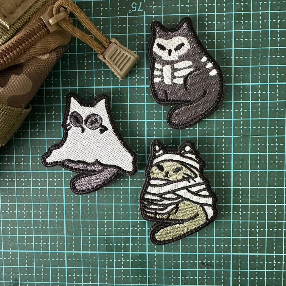 Mummy Cat Embroidery Patches Luminous Band-tied Tactical Badges for Clothes Backpack Animal Stickers Decoration White and Grey