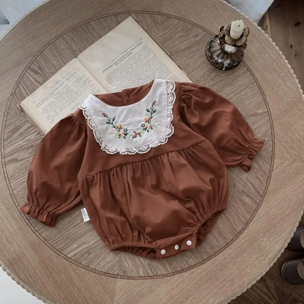 2024 Retro Flowers Embroidered Baby Girls Romper Lace Spliced Long Sleeves Newborn Jumpsuit Clothes New Kid Girl Causal Clothing