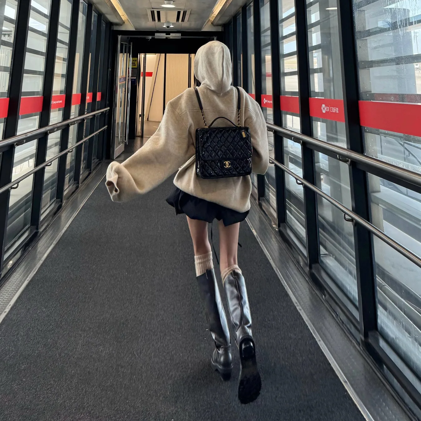 سترة نسائية محبوكة للخريف لعام 2025 سترة شتوية كورية سميكة ودافئة فضفاضة كبيرة الحجم مع قلنسوة Y2k ملابس خروج نسائية #5