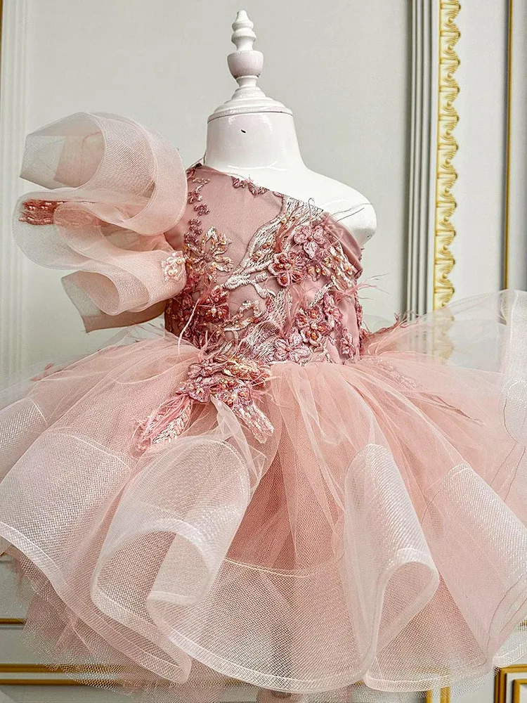 Kind Geburtstags feier Kleid eine Schulter Stickerei Feder Prinzessin Tutu Perlen Mädchen Hochzeit Blumen mädchen Kleid Baby erstes Kleid