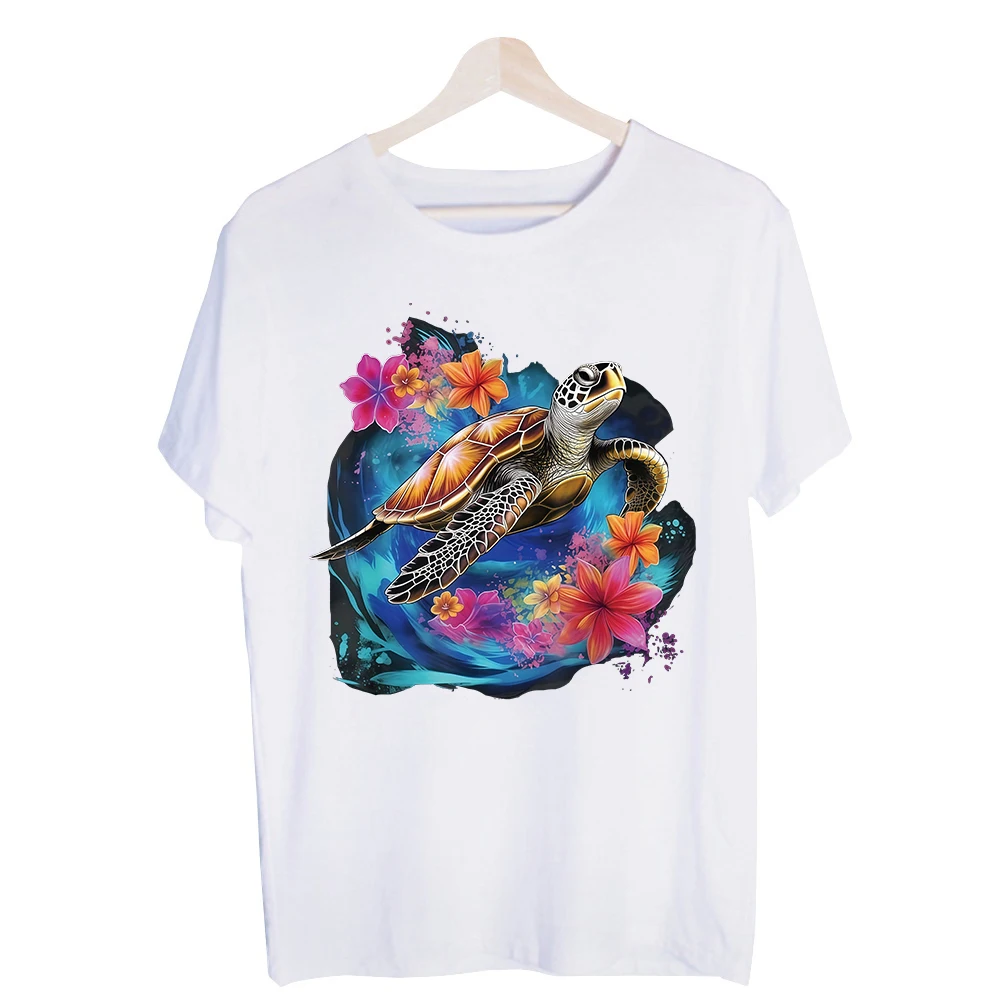 Men's Sea Turtle and Floral Graphic Tee, Short Sleeve Crew Neck T-Shirt for Summer Casual and Beach Outfits