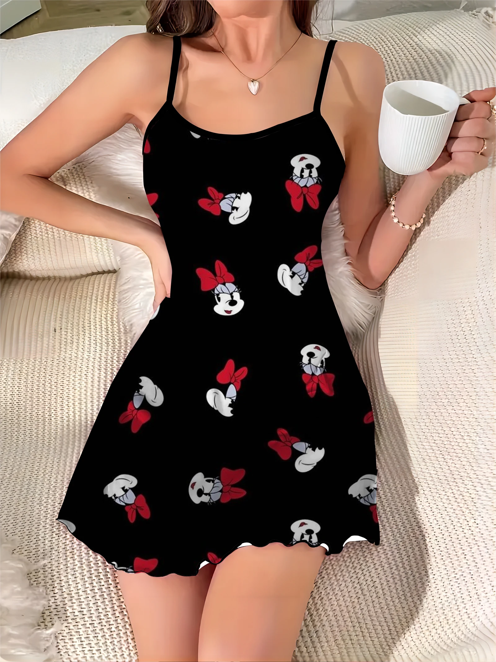 Disney-Mulheres Minnie Mouse saia de pijama cetim, gola redonda, guarnição de alface, vestidos elegantes, mini vestido sexy chique, moda verão, 2024