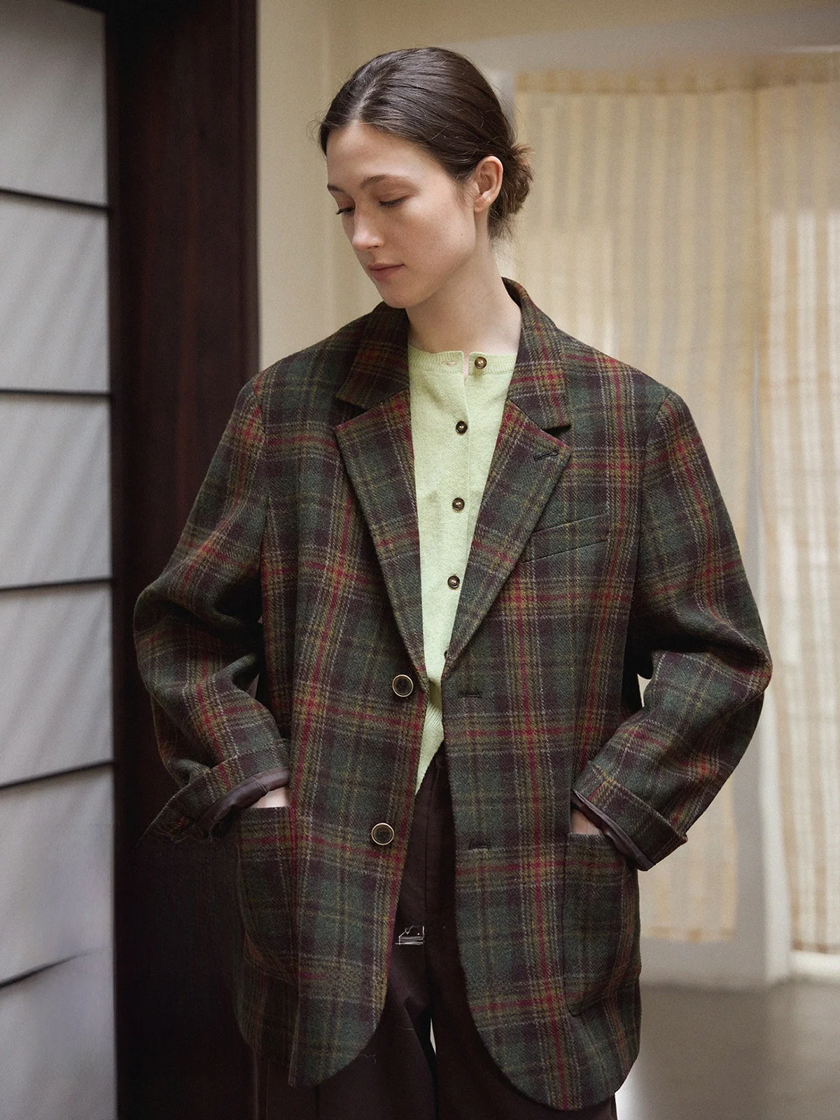 

Ретро-пальто в клетку из шерсти свободного кроя для женщин, повседневное, модное, Nice People 2025AW, элегантное пальто с разрезами