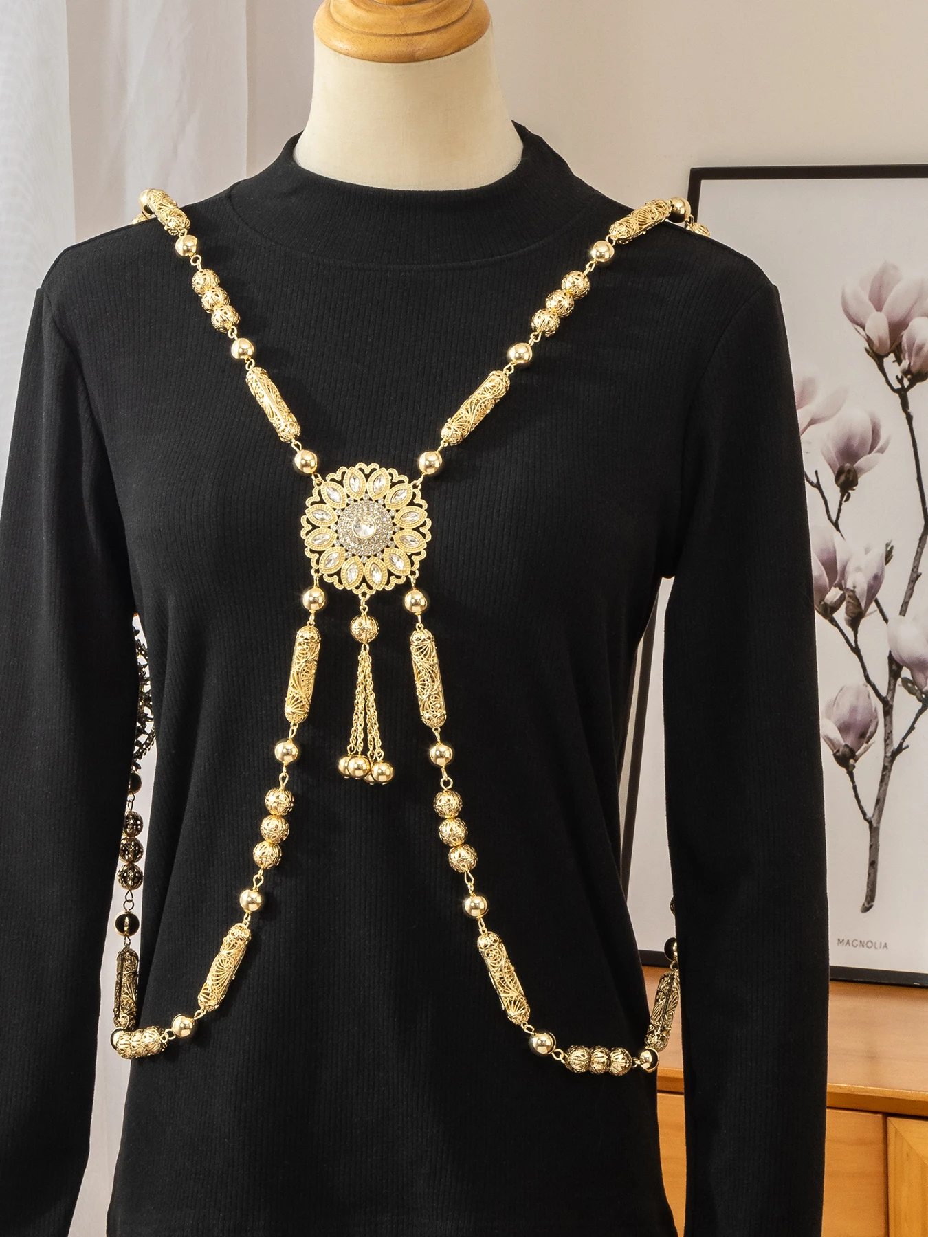 مجوهرات جسم الزفاف المغربي على طراز الشرق الأوسط مصنوعة يدويًا وشاح الزفاف المطلي بالذهب مع قلادة طويلة