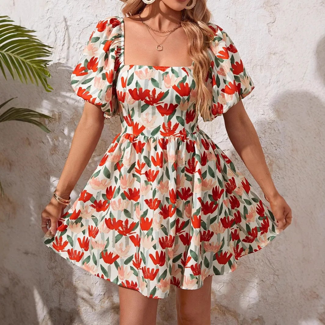 فستان بأكمام قصيرة فانوس مطبوع عليه زهور 2025 فستان صيفي مطبوع برقبة مربعة وخصر للنساء فستان كاجوال عصري