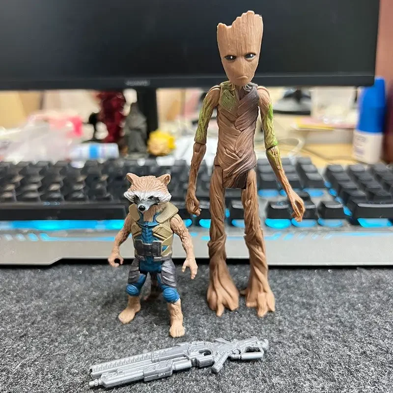 Marvel Movie Guardians of The Galaxy Rocket Raccoon Groot Personalized Cartoon Action Figure Ornament Hand Model Christmas Gift