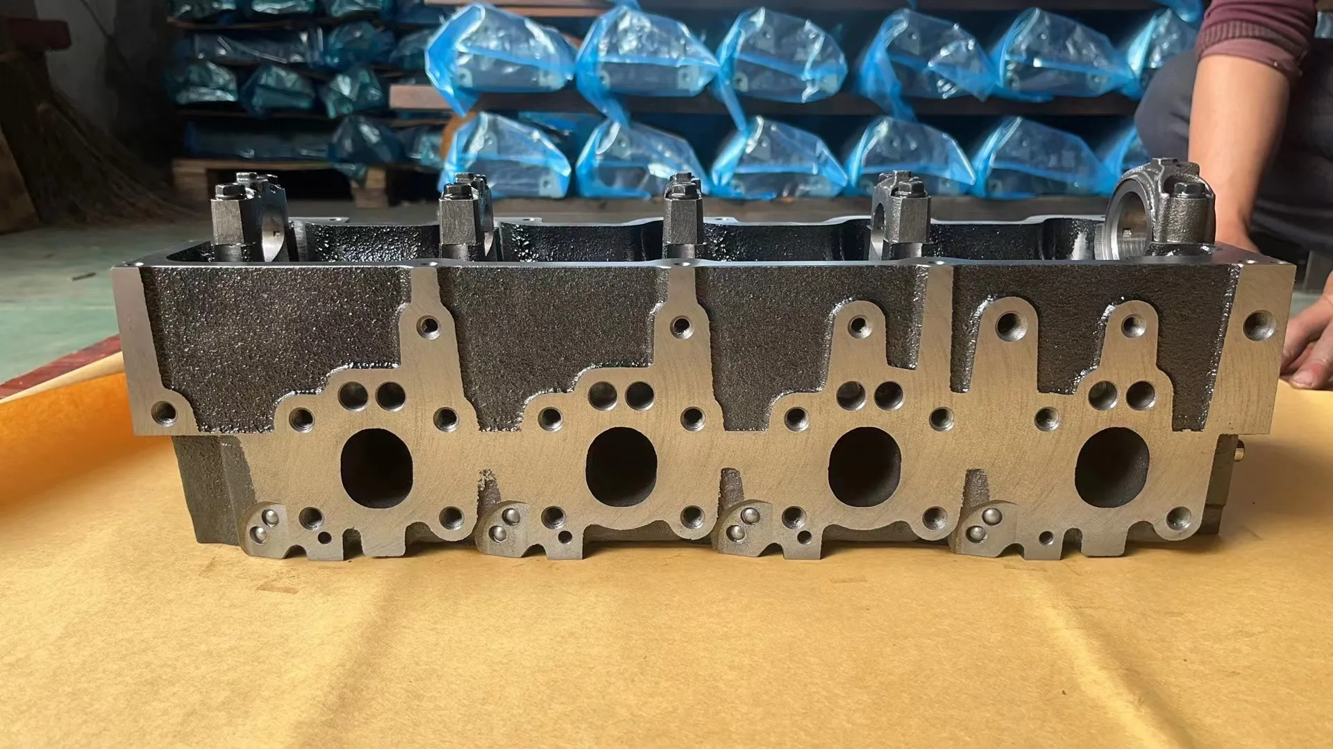 

Hi-Lux 11101-54130 11101-54150 High Quality Engine 2L 3L 5L Cylinder Head