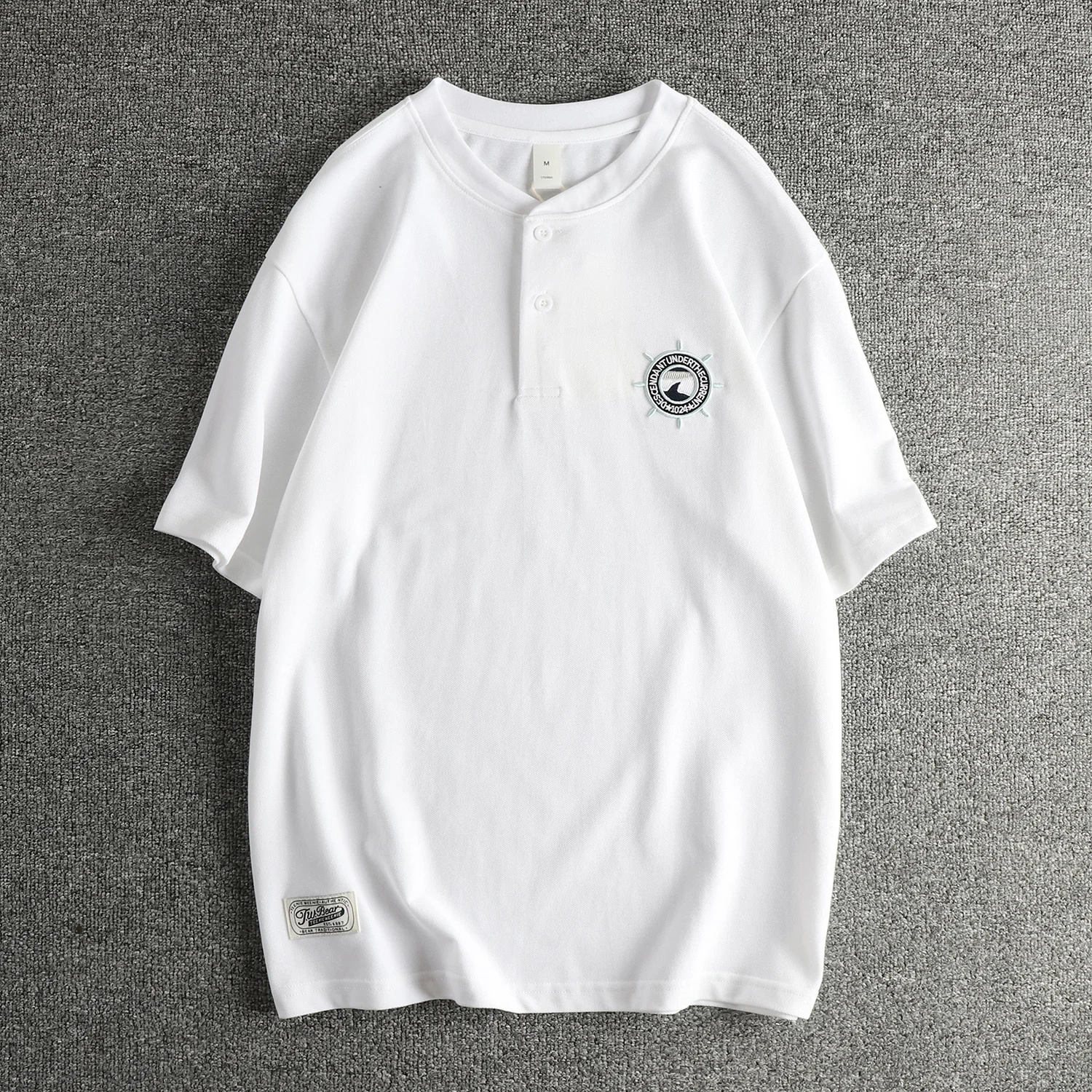 Sommer Amerikanischen Retro Kurzarm Henry Kragen Abzeichen Stickerei T-shirt männer Einfache 100% Baumwolle Gewaschen Casual Tough Guy Tops