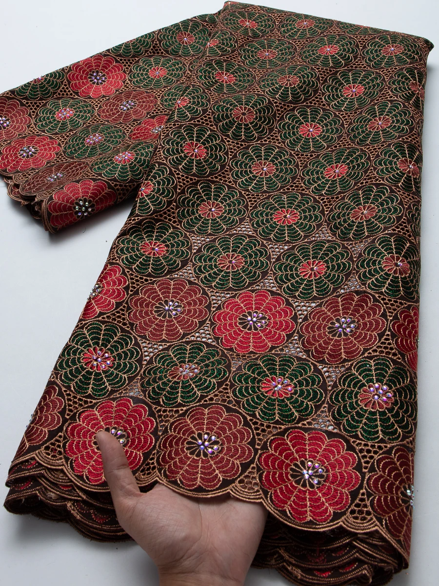 Hochwertiger Schweizer Voile-Spitzenstoff aus afrikanischer Baumwolle – exquisite Blumenstickerei-Spitze, Nähmaterial für Brautkleider
