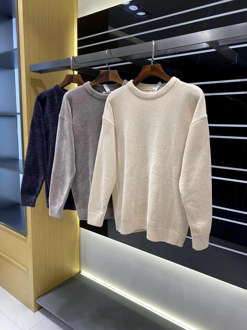 เสื้อสเวตเตอร์ถักสไตล์อเมริกันย้อนยุค ผ้ากำมะหยี่เนื้อนุ่ม อุ่นสบาย ผลิตจากเส้นใยโพลีเอสเตอร์นุ่ม เหมาะสำหรับฤดูหนาว