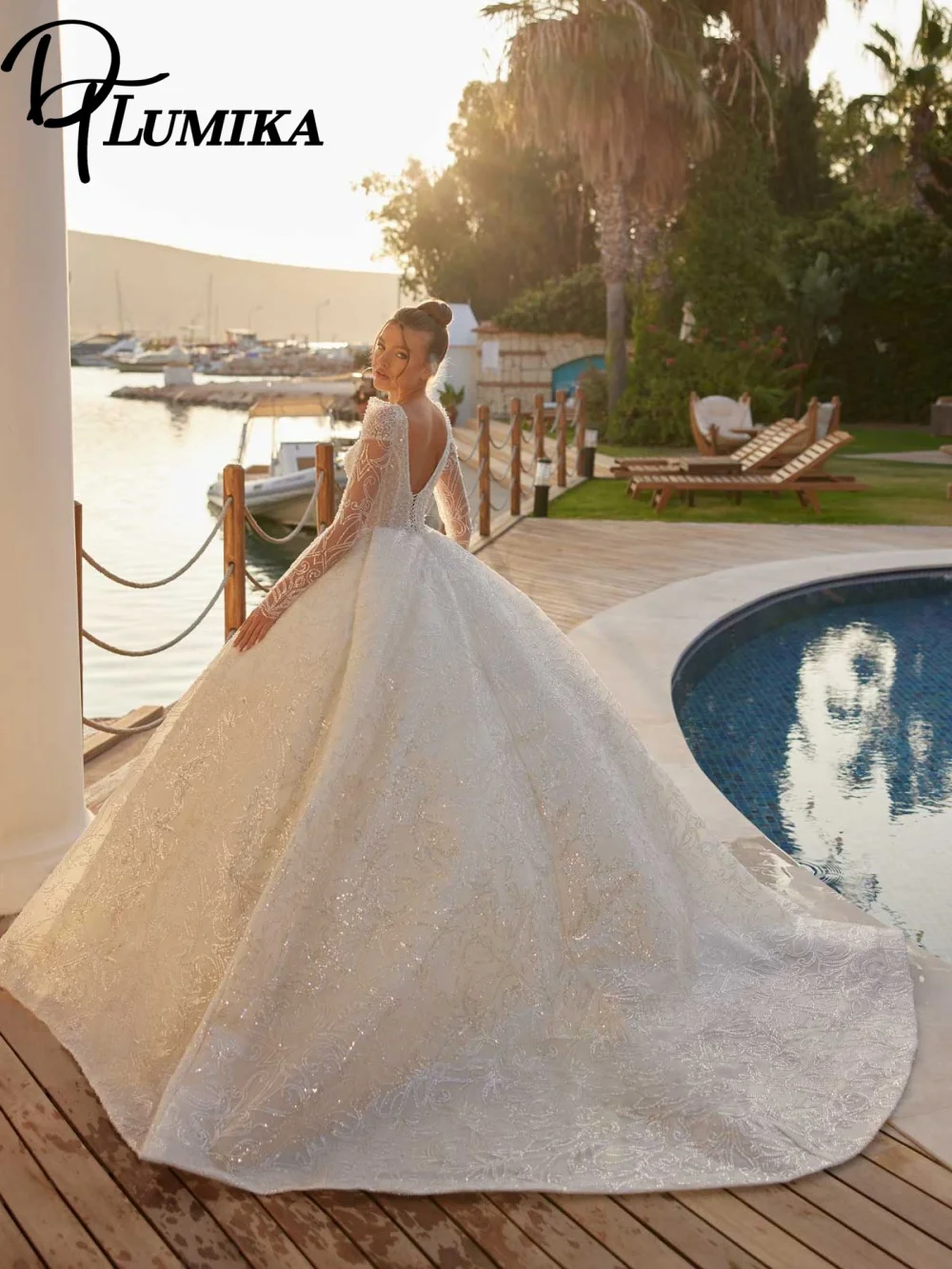 Formal Deep V-Neck Wedding Dress Elegant 3D Applique Bridal Gown Romantic A-Line Floor-Length Wedding Gown Customized