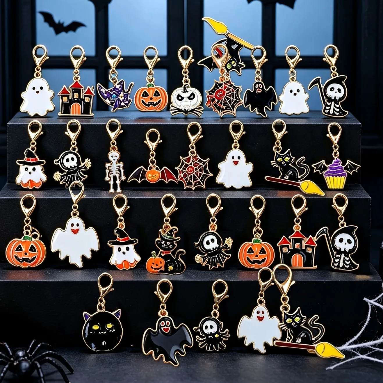 24 Stück zufällige Halloween-Kreativ-Mode-Schlüsselanhänger-Anhänger: Geister, Kürbisse, Fledermäuse, schwarze Katzen, DIY-Zubehör für Taschen, Armbänder und Anhänger. – Detail 9