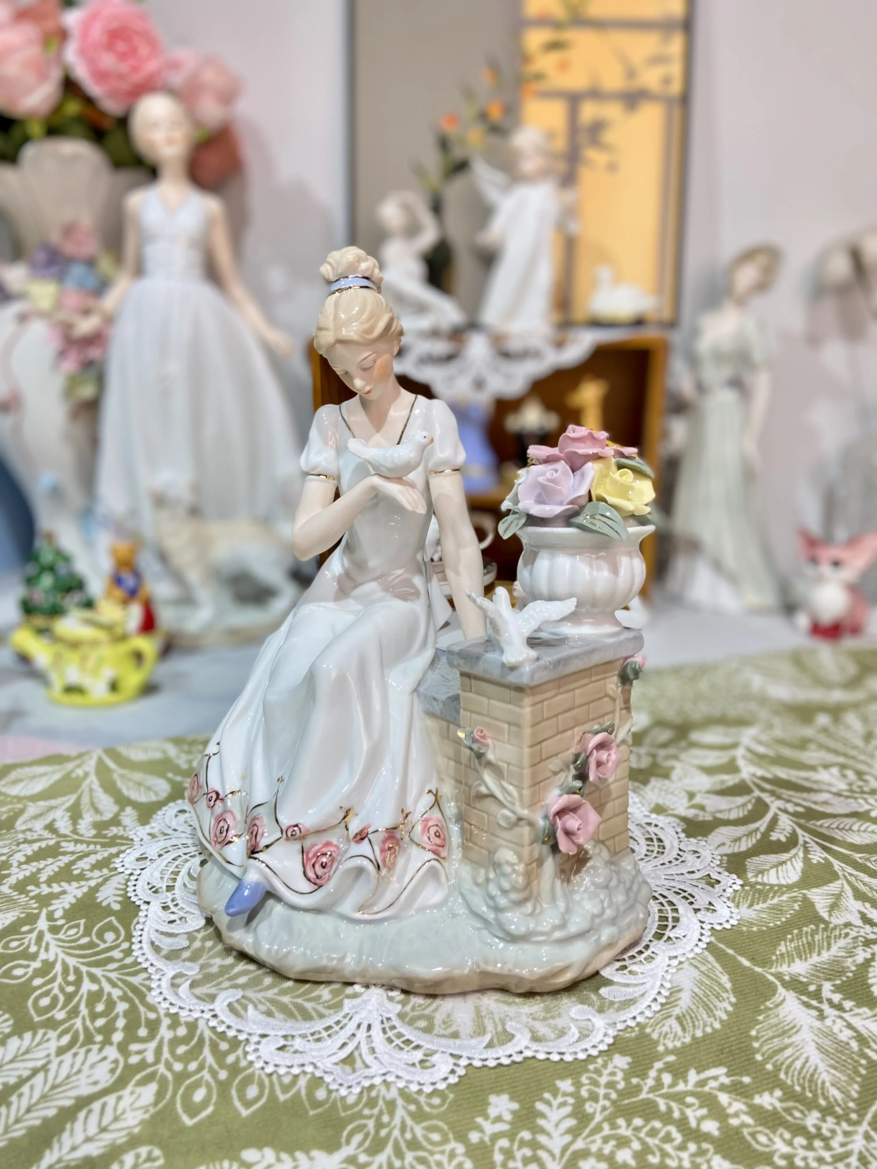 Vintage Porcelain Lady Figurine with White Dove & Flower Vase Elegant Sitting Girl Ceramic Statue Home Living Room Decoration