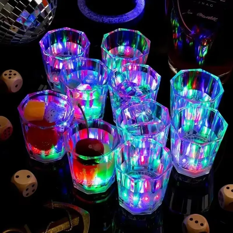 Vaso luminoso para fiestas, vasos de bar con luz LED, vasos de chupito que se iluminan, vasos de chupito LED intermitentes, taza de cerveza que brilla en la oscuridad para fiestas