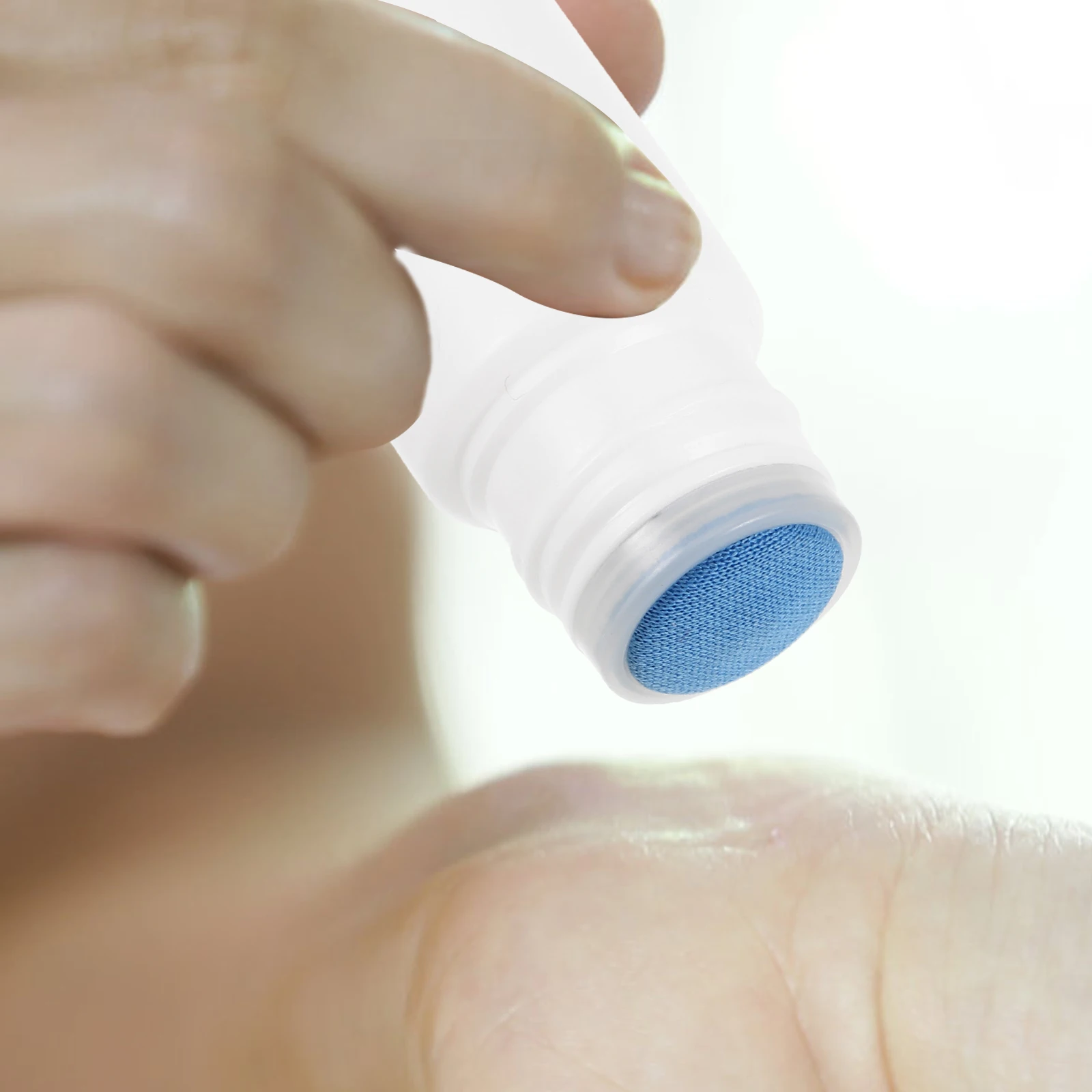 

5pcs 20ml Refillable Sponge Head Applicator Bottle Liquid Container White Gold Cap Portable Oil Paint for Skincare