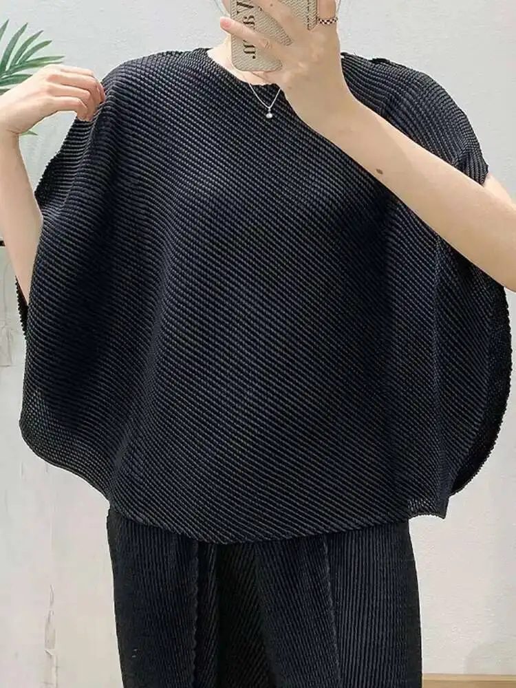 Top 2025 Irregular Summer New Fish Scale Pleated T-shirt Slimming Base Women's Short Sleeved Vent Loose Tee 2HOBF