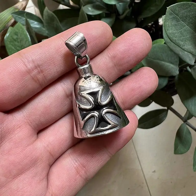 Engine Bell Pendant Stainlesss Steel retro Cross knight Cool Biker Guard Bell For  Motorcycle Accessories pendant