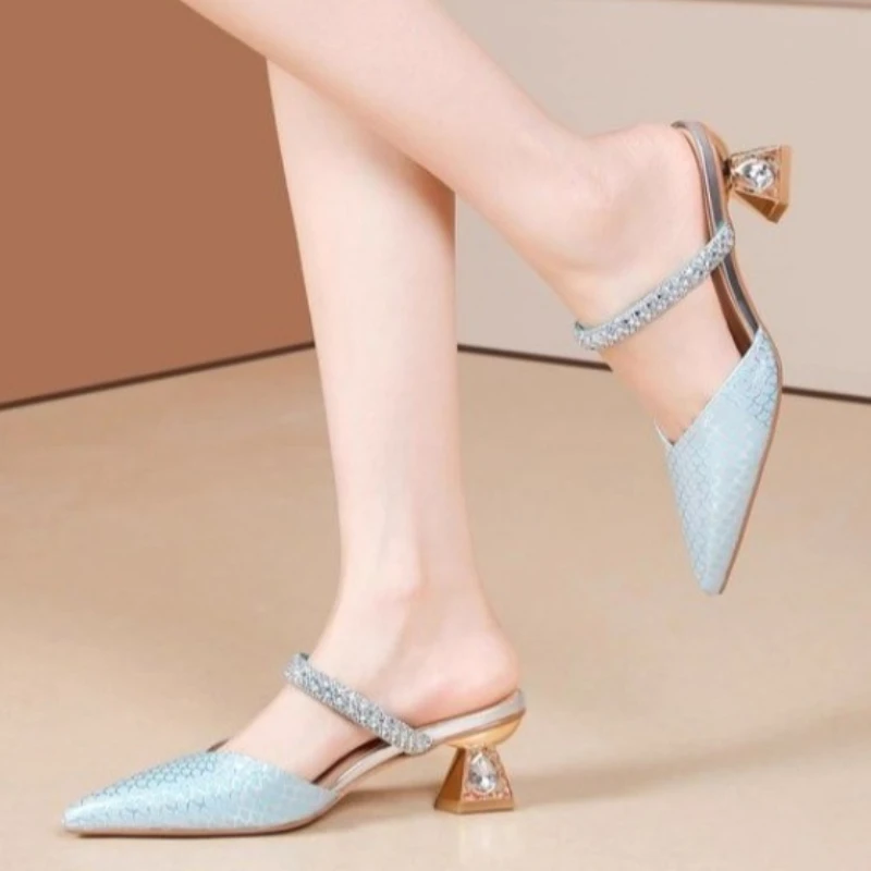 

Лидер продаж 2024, новые женские сандалии, удобная дышащая обувь на платформе с острым носком и бриллиантами на среднем каблуке, женская обувь