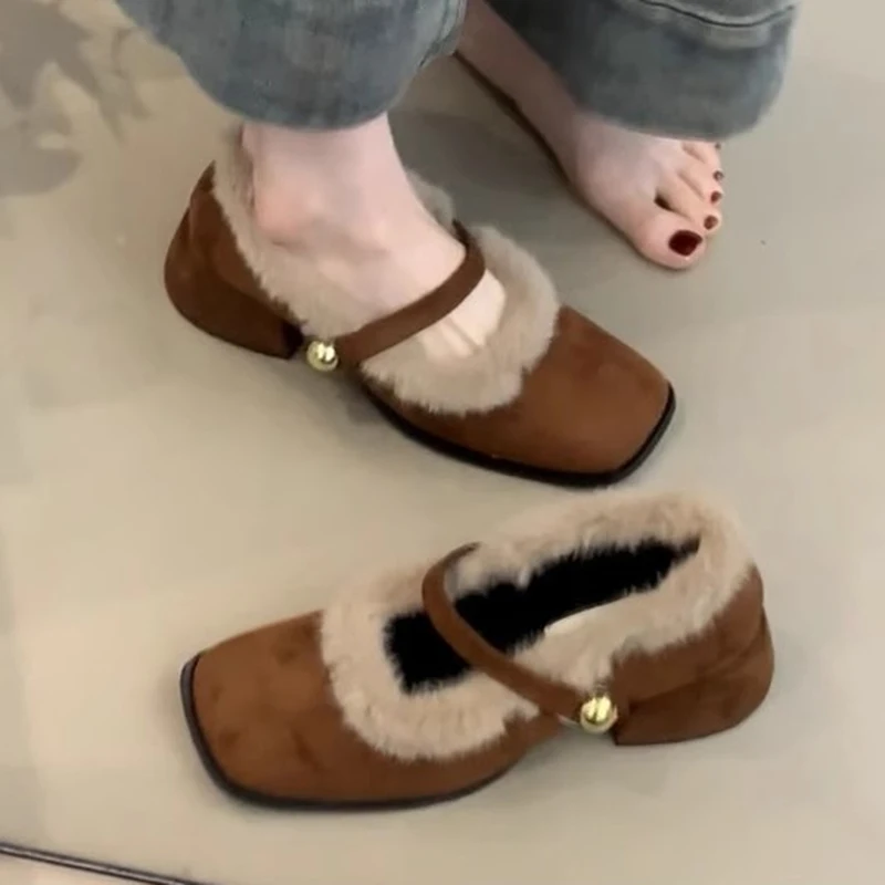 أحذية ماري جين الشتوية النسائية موضة الجلد المدبوغ كعب متوسط مضخات أفخم تو فو الفراء أحذية ريترو أنيقة للمرأة Zapatos Mujer