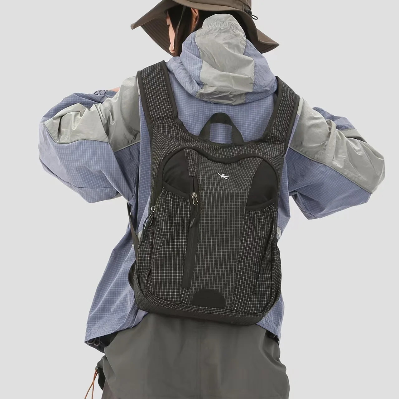 zaino-da-trekking-e-ciclismo-di-alta-qualita-leggero-impermeabile-con-grande-capacita-ideale-come-zaino-per-studenti-borsa-per-computer-da-donna-per-il-tempo-libero-e-i-viaggi