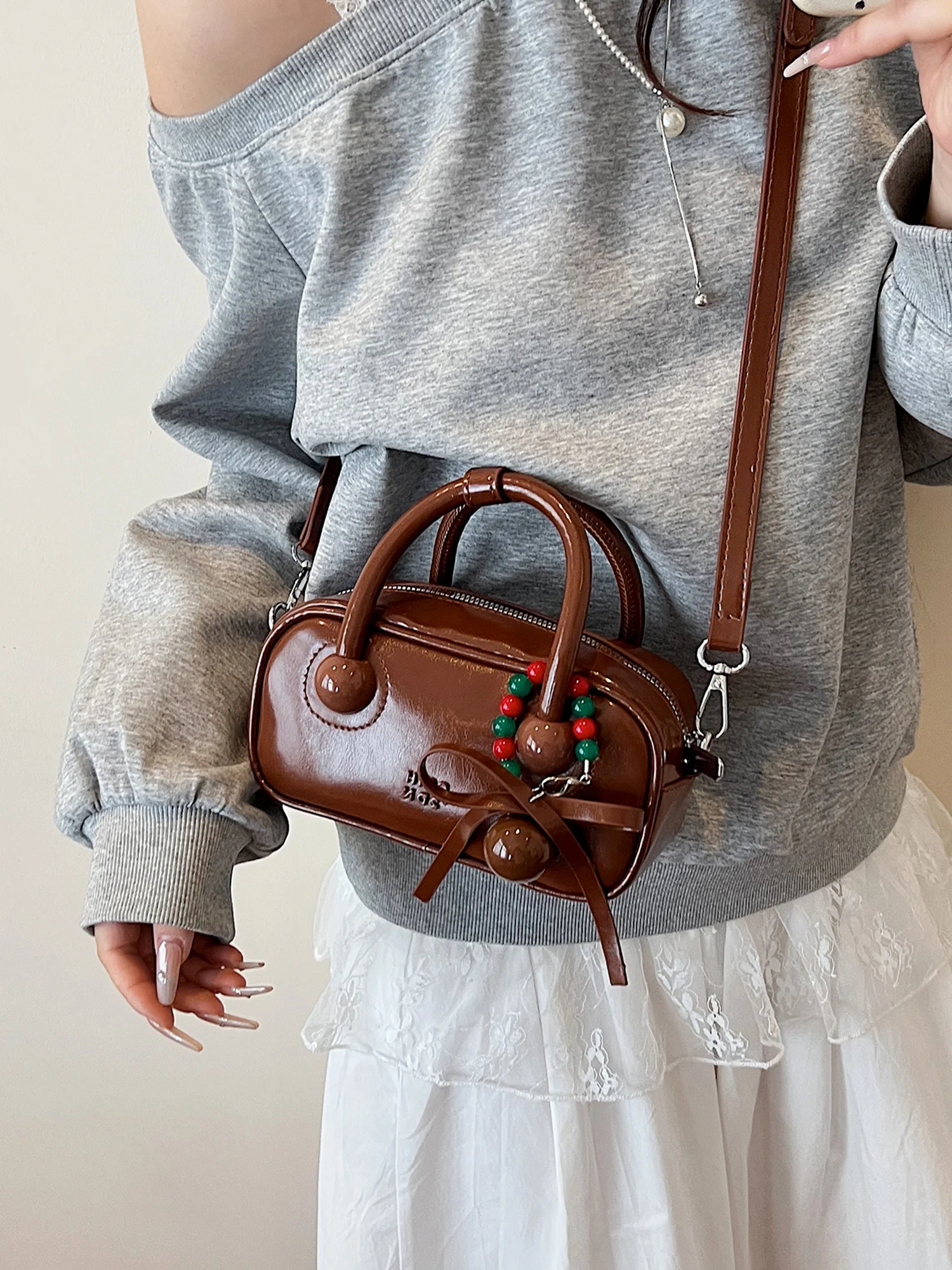 

Модная женская сумка-кроссбоди из мягкого полиэстера с застежкой-молнией, в форме шара для боулинга, однотонная, трендовая