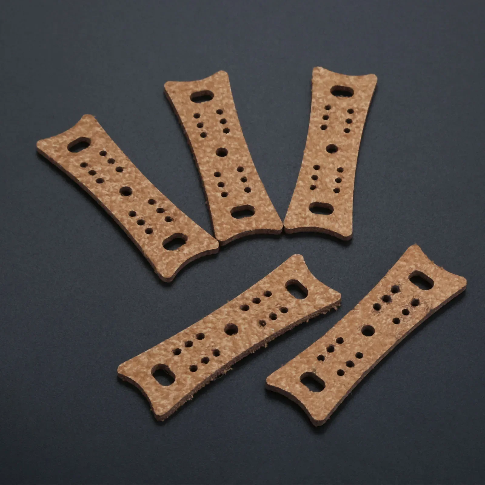 10Pcs Microfiber Leather Slingshot Pouches Pouch For Outdoor Hunting Shooting Catapults Sling Shots Bow Replacements 60*15*19mm