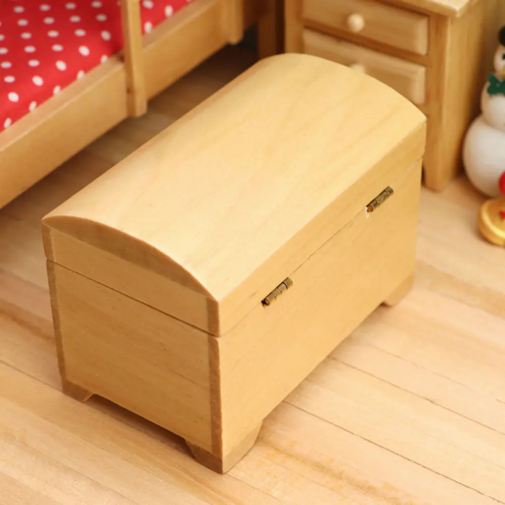 

Изысканная миниатюрная деревянная шкатулка для сокровищ в масштабе 1:12, аксессуар для миниатюрного домика, декоративный ящик для хранения для оформления кукольных домиков