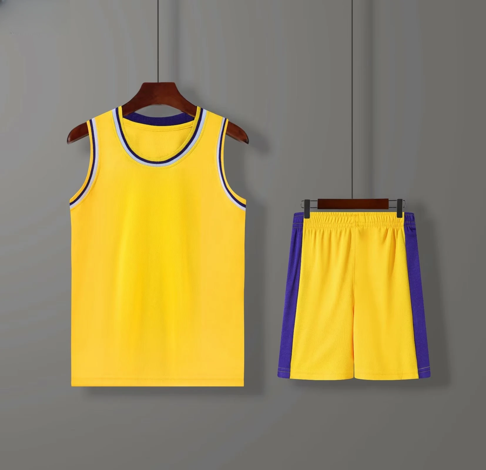 Men's Jersey Set Customized Team Logo Football Suit Personalized Printed Boys' Quick-dry Sports Suit Breathable Vest And Shorts