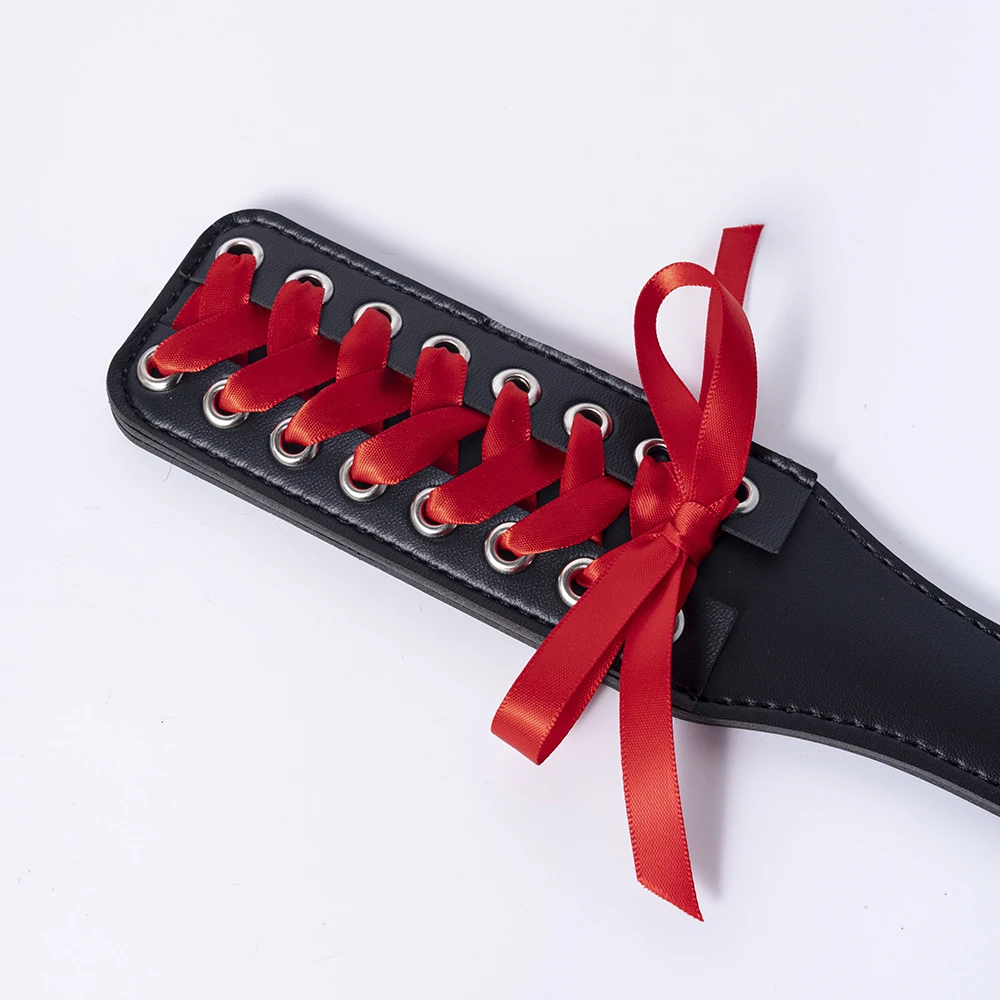 PU Leather Flirting Spanking Paddle para Mulheres, Beat Face, Silk Tie, Ribbon Bowknot, Alternative Slapping Sex Toy, Red and Black Silk Ribbon