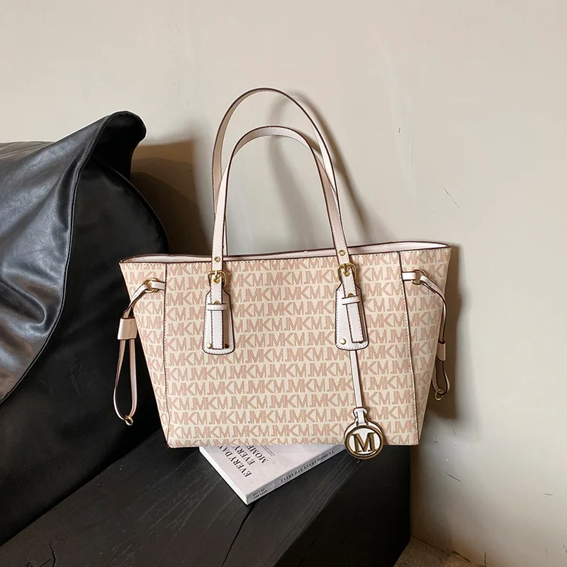 

2025 New! Luxury Tote Bag - Large Capacity, Premium All-Match Fashion