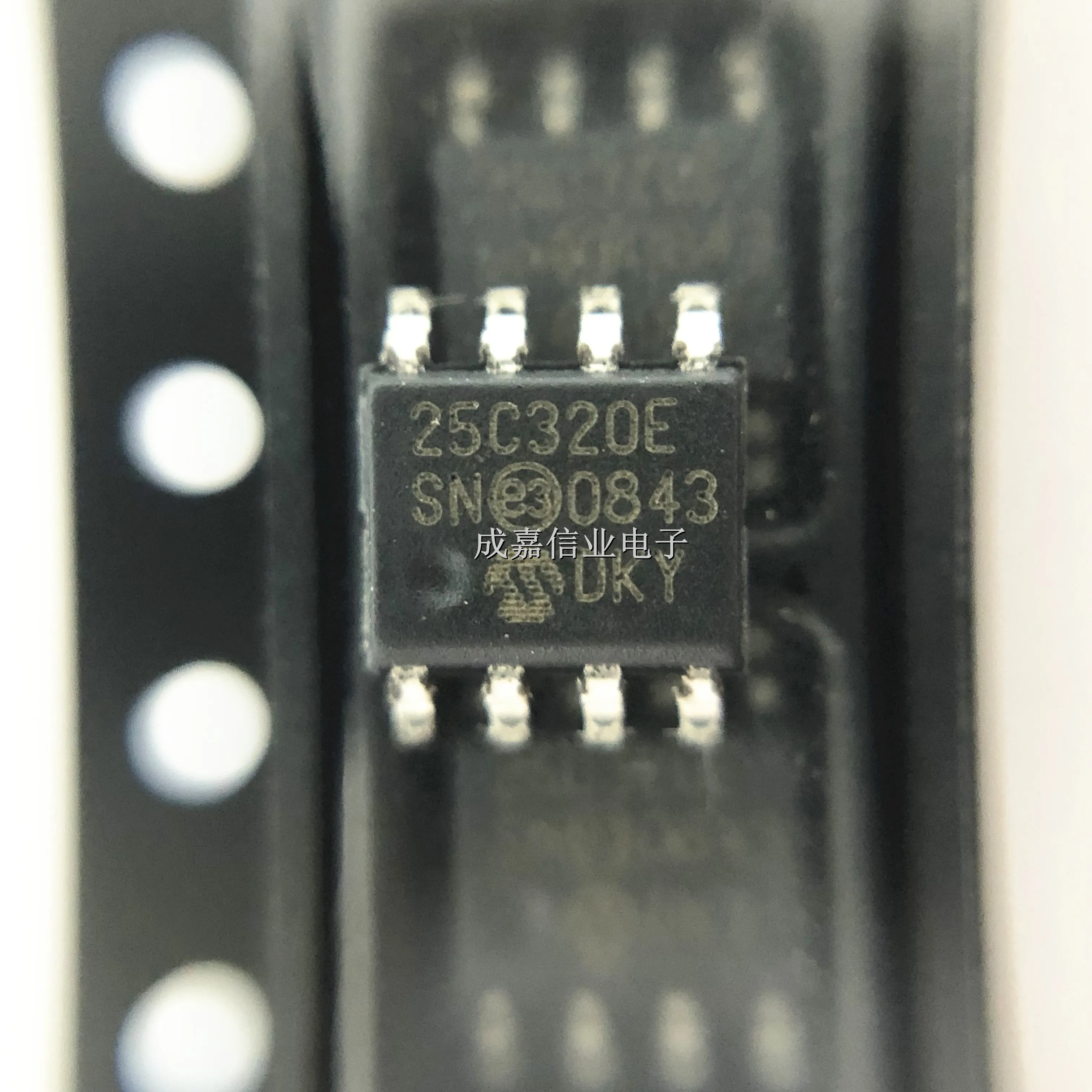 10pcs/Lot 25C320T-E/SN SOP-8 MARKING;25C320E SN EEPROM 32kbit 3MHz SPI 4.5V-5.5V