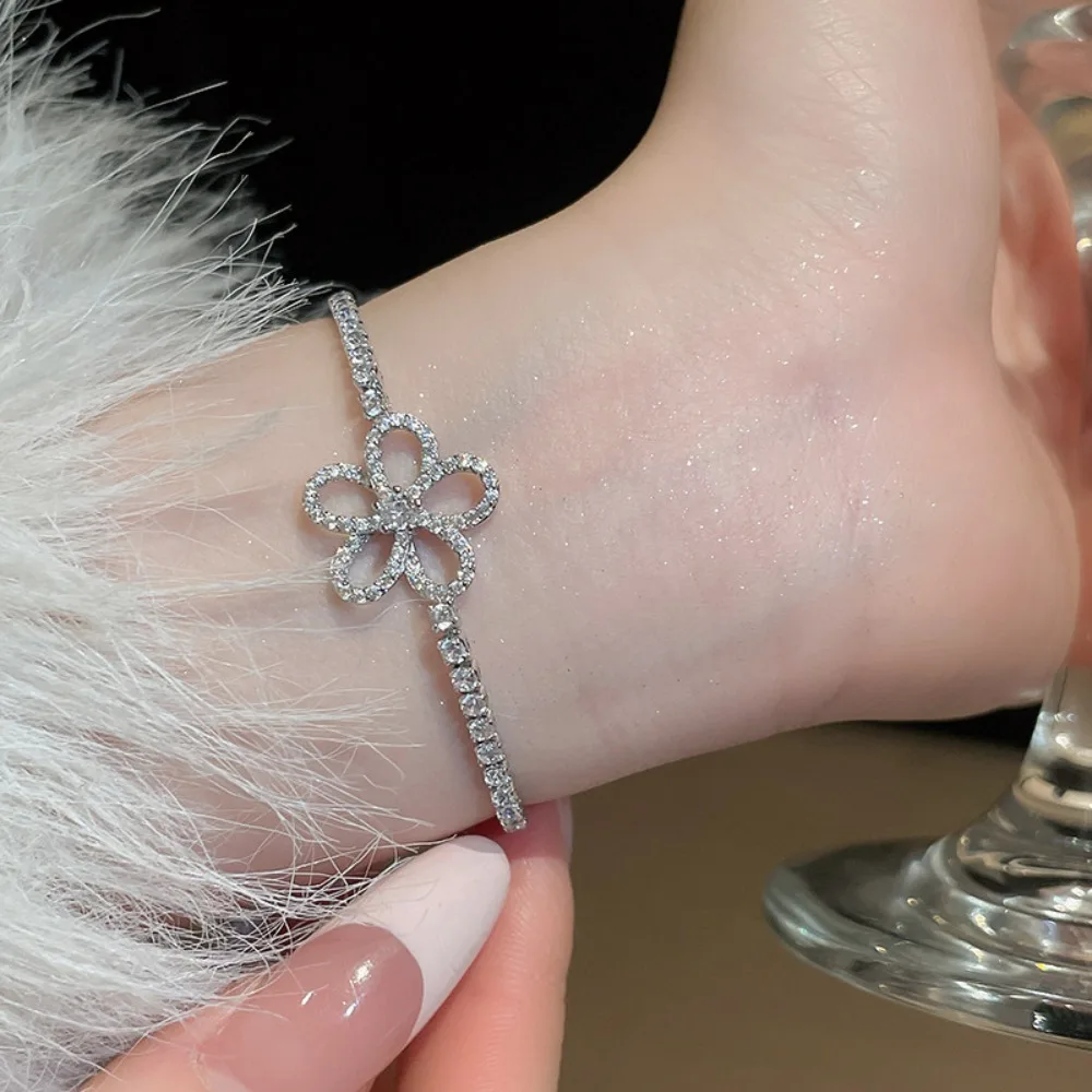 

Five Petal Flower Zircon Flower Bracelet Gold Silver Ornaments Zircon Floral Bracelets Adjustable Luxurious