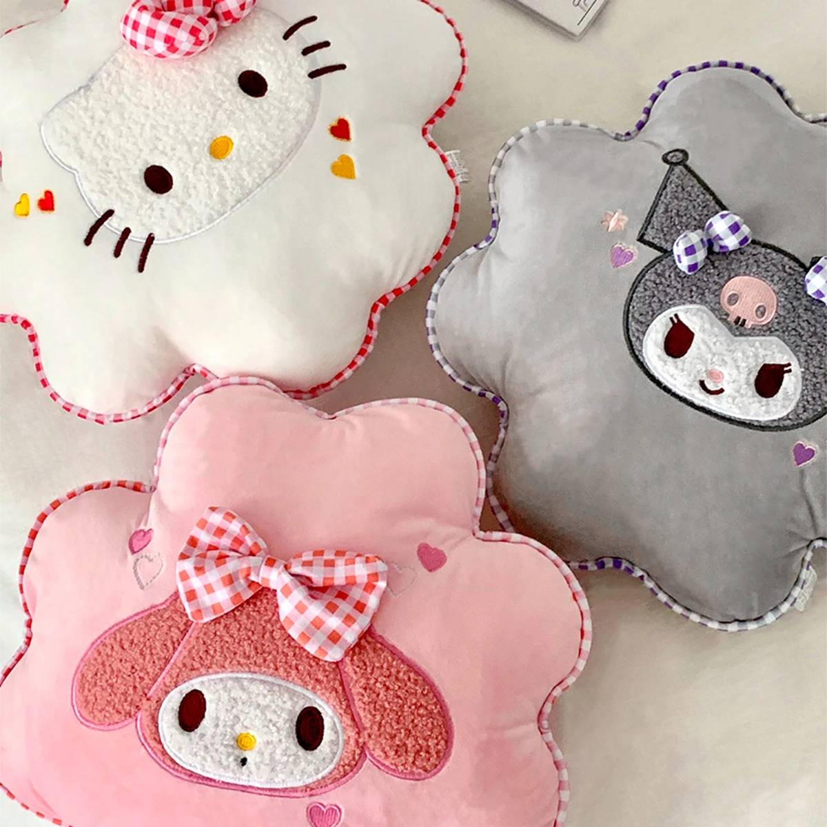Sanrio ดอกไม้รูปร่าง Kuromi My Melody Plush Cushion Hello Kitty Lumbar Support Cushion Cinnamoroll โยนหมอนโซฟาเตียงของขวัญ