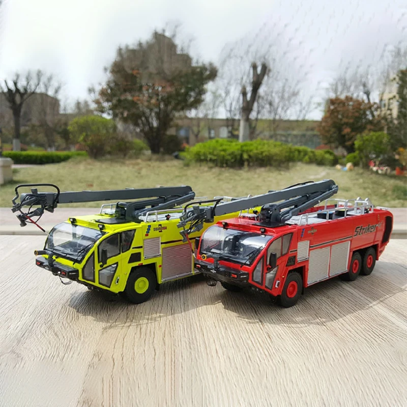 Oshkosh Striker 3000 مطار سيارة مطافئ سبيكة نموذج سطح المكتب الديكور جمع عرض لودر أطفال بالريموت كنترول نموذج 1:15