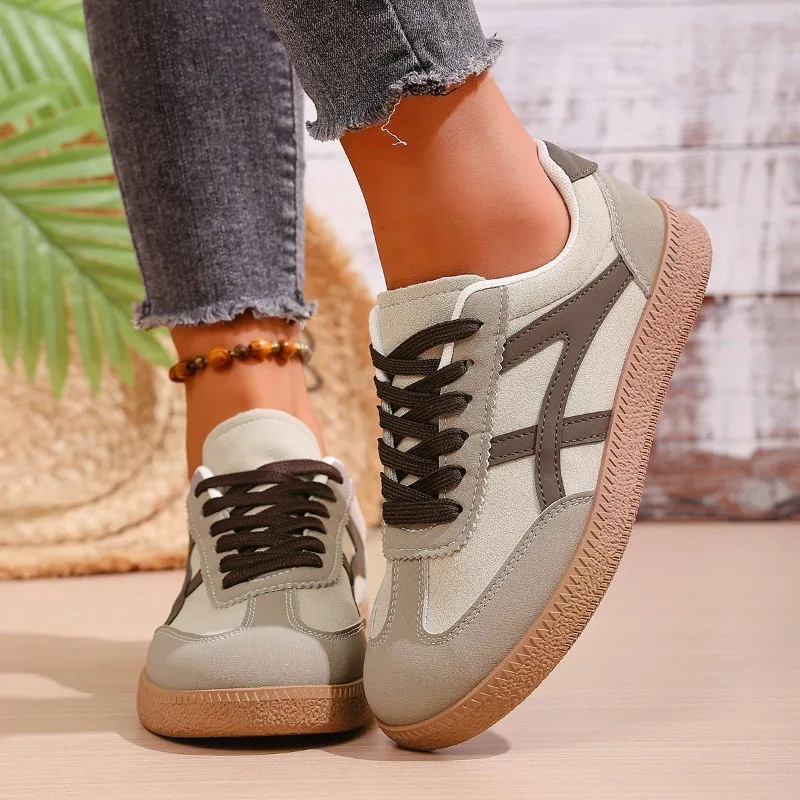 Ladies Vulcanized Shoes Spring and Autumn Fashion Casual Flat-bottomed Round-headed Shallow Flat Shoes Outdoor Sports Shoes.