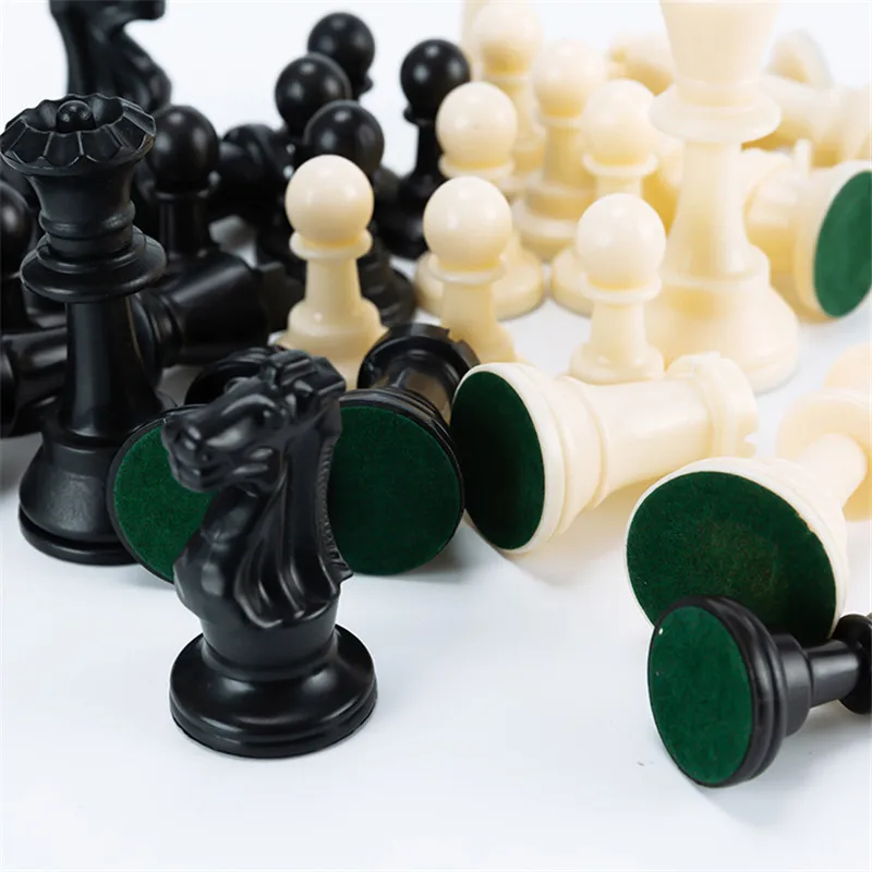 Chess Pieces Adult Children Intellectual Game Toys Plastic 75mm Medieval Chesses Resin Material Beginner Set