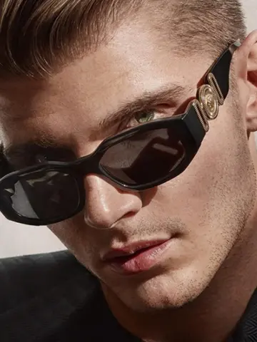 A Pair of PC Men and Women with the New High-value Retro Sunglasses Fashion Sunglasses Online Celebrity with CAT'S Eye.