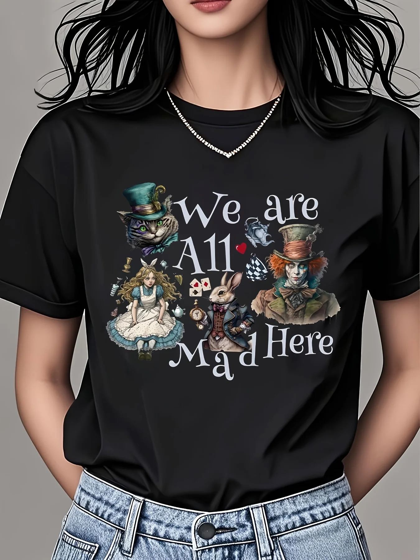 

Женская футболка Disney «Алиса в стране чудес» — футболка с круглым вырезом, чеширским котом, «Безумный Шляпник» и принтом «Алиса»