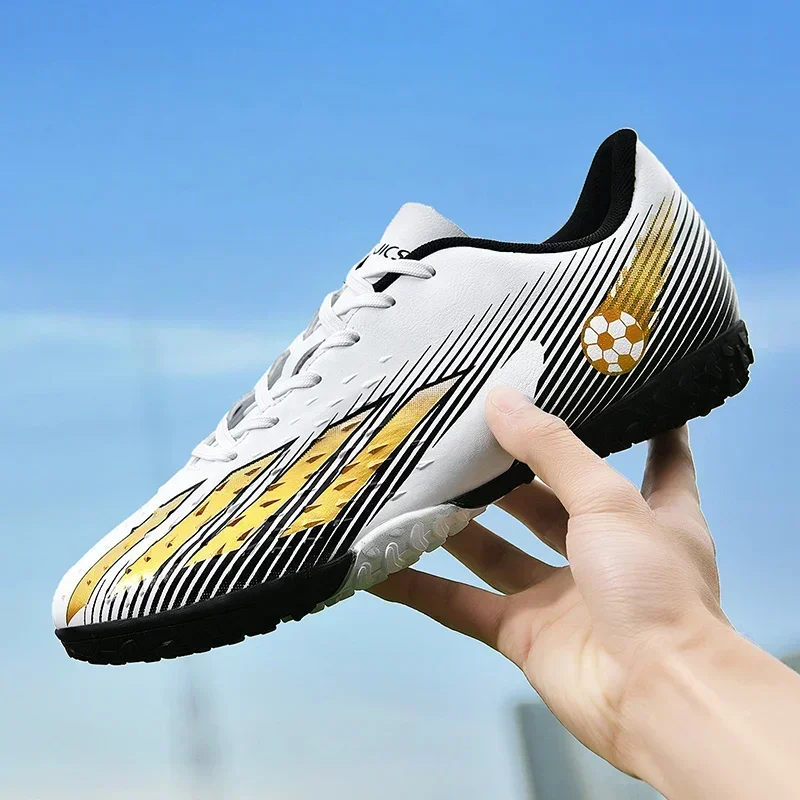 2024 New Quality Futsal American Football Shoes Ultra Light Soccer Boots Non-slip Training Sneaker  Wholesaler