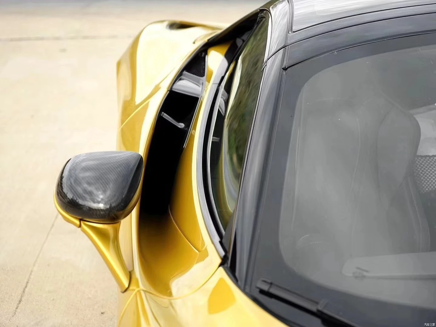 Suitable for all dry carbon replacement 540C 600LT 720S carbon fiber mirror carbon cover side mirror cover