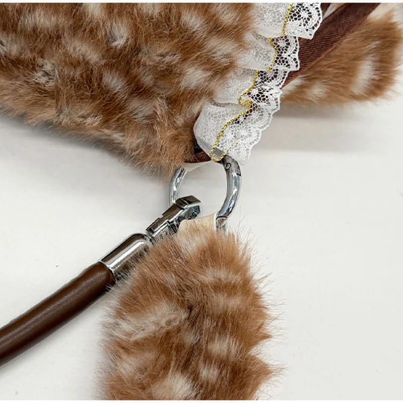 Japanische Hirsch gefleckte Band Plüsch Unterarm Umhängetasche, Mori Girl Elch flauschige Frauen Geldbörse, Winter süße Woodland Fairycore Handtasche – Detail 20