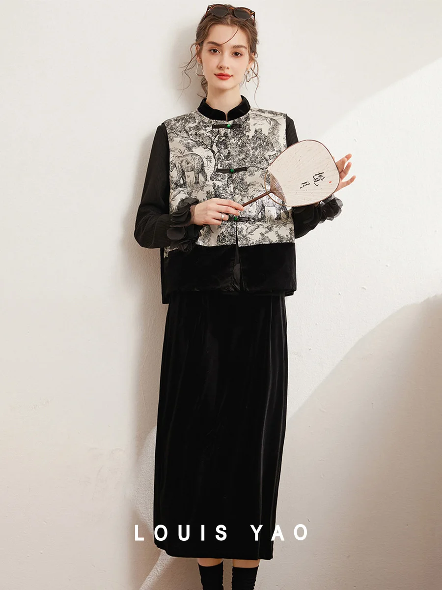 

LOUIS YAO 2025 Chinese Style Three Piece Set for Spring Autumn Buckle Vest Half Skirt Long Sleeved Base Women's Set