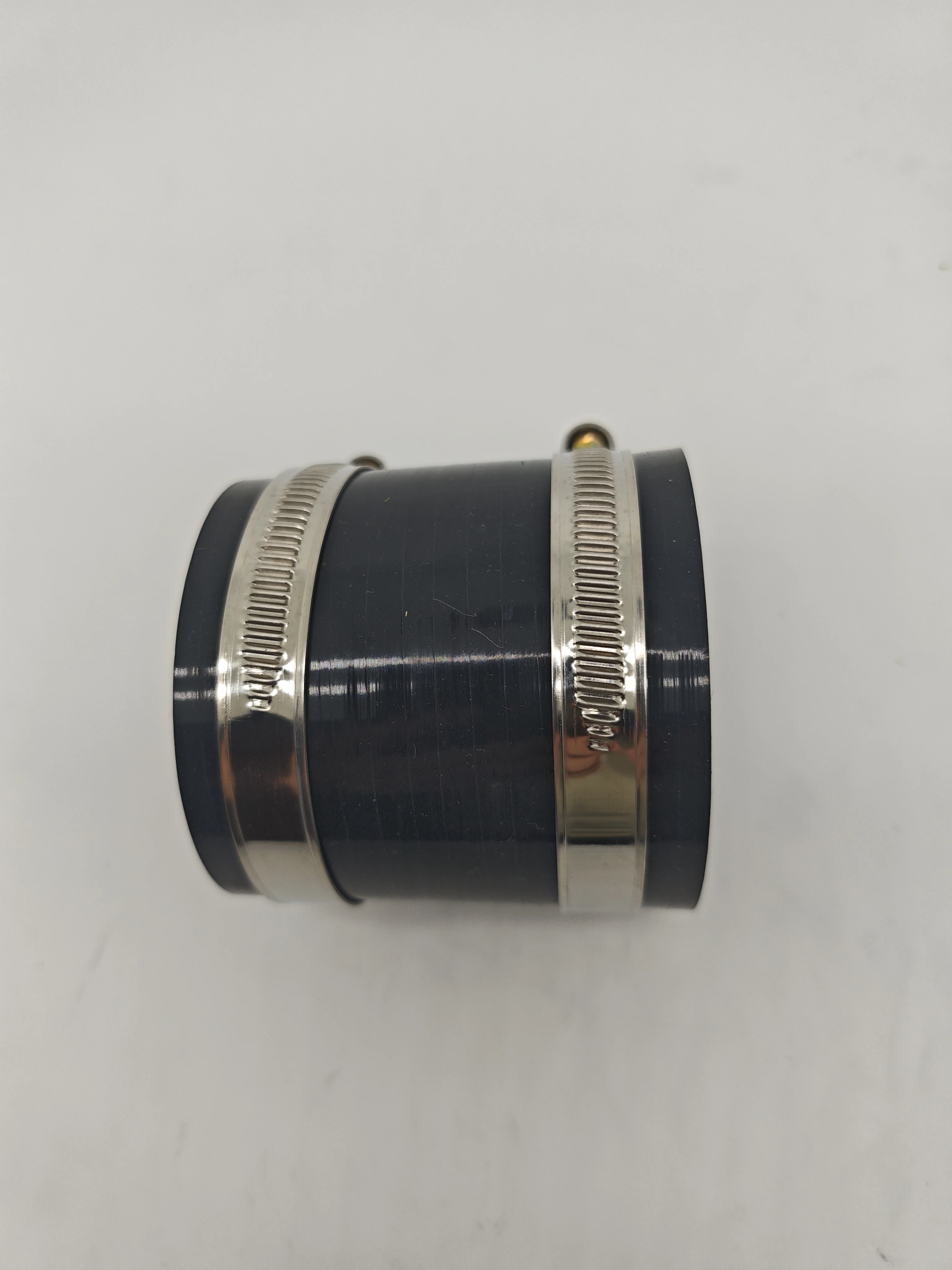 LR063268 LR024519 خرطوم المبرد الداخلي لسيارة لاند روفر LR2 إيفوك RRE #4